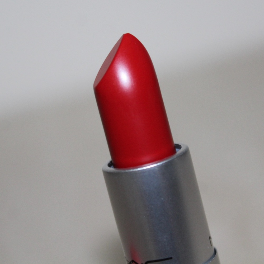 MAC Cosmetics Snow Ball ‘Russian Red’ Matte Lipstick (NWOB) - Picture 13 of 15